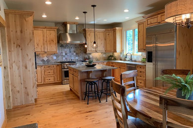 Kitchen - rustic kitchen idea in Denver