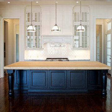 Mary Ross Custom Homes White Kitchen