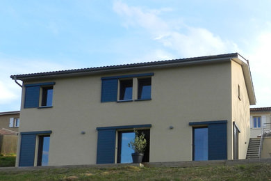 Cette photo montre une façade de maison tendance.