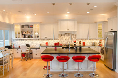 Trendy kitchen photo in San Diego