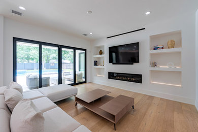 Example of a minimalist living room design in Orange County
