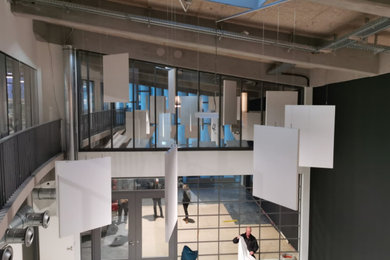 Großes Modernes Arbeitszimmer mit Studio in Hannover
