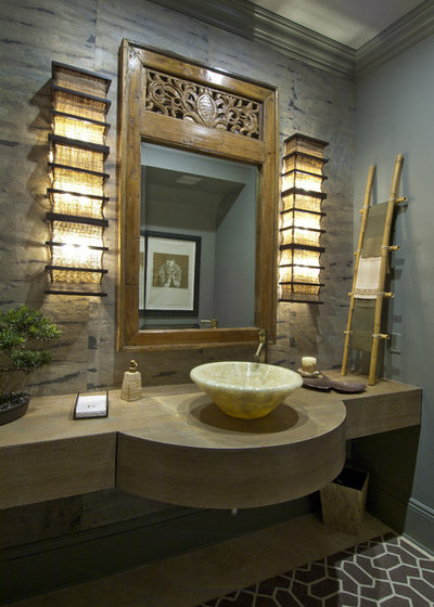 Современный Туалет by Ramos Design Build Corporation