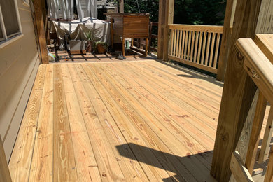 Deck - traditional deck idea in Atlanta