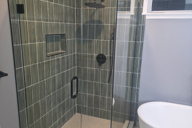 Bathroom - mid-century modern bathroom idea in Chicago
