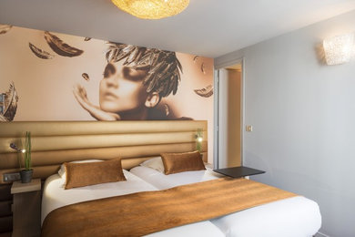 パリにあるコンテンポラリースタイルのおしゃれな寝室のレイアウト
