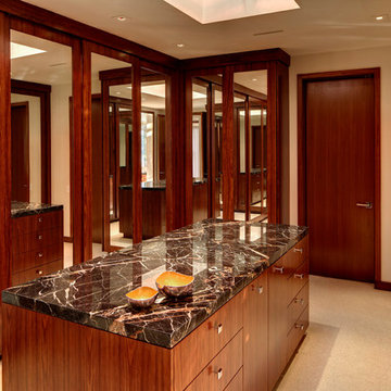 Lakeside Home Integrated with Luxury Technology