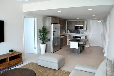Dining room - contemporary dining room idea in Miami