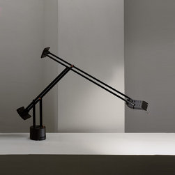 Tizio plus table, design by Richard Sapper - 1972, 1990, 1991, 2002, 2008 - Desk Lamps