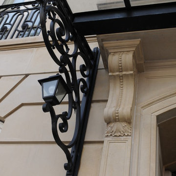 TEXAS LIMESTONE TOWNHOUSE IN BROOKLYN, NY