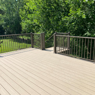 Paluch Deck with Landing