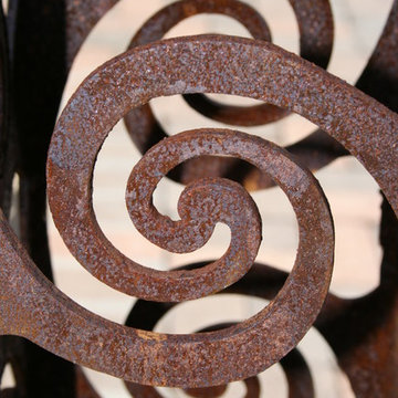 Swirls design, natural rust finish