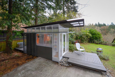 This is an example of a small contemporary home design in Seattle.