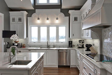Example of a cottage kitchen design in Toronto