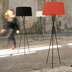 Tripode G5 Floor Lamp by Santa & Cole - Floor Lamps