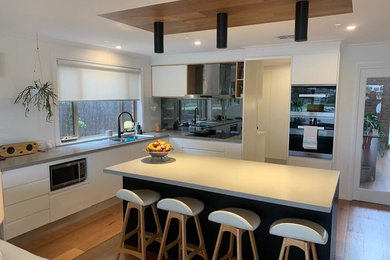 This is an example of a kitchen in Melbourne.