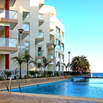 LIMASSOL SEAFRONT APARTMENT FOR SALE