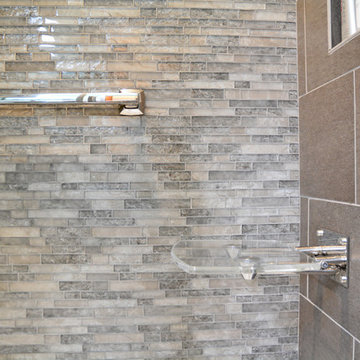 Warm Traditional Bath Design - Webberville, MI