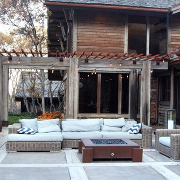 Outdoor Living With Fire Pit