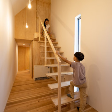 HOUSE / O #3 子供室へ続く階段