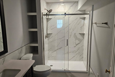 Inspiration for a modern bathroom remodel in Richmond