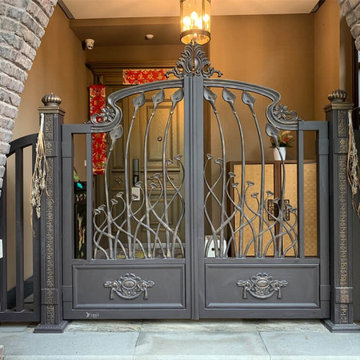 The beauty of the Bruce series of courtyard gates
