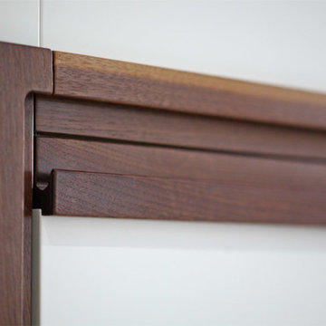 Walnut details around drawers