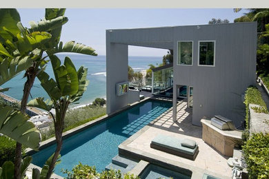 Trendy exterior home photo in Los Angeles
