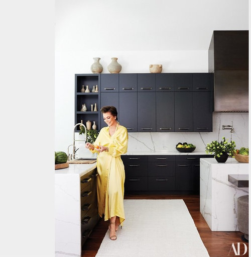 Marble Countertop In Kris Jenner S Kitchen - Kris Jenner Home Decor