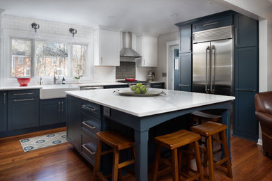 Transitional kitchen photo in Detroit