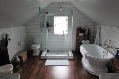 シアトルにあるカントリー風のおしゃれな浴室の写真
