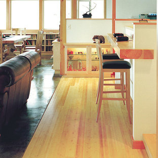 シカゴの中サイズの北欧スタイルのおしゃれなホームバー (竹フローリング) の写真