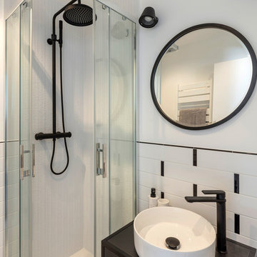 La salle de bain petite mais fonctionnelle