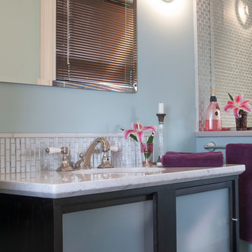 Girl's Bathroom