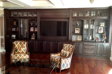 Family room - traditional family room idea in New York
