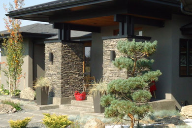 Example of a trendy entryway design in Other