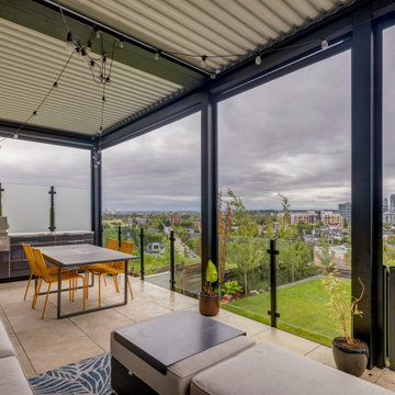 Fully Enclosed StruXure Pergola with Phantom Motorized Privacy Screens
