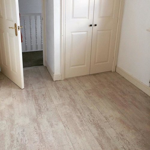 Quattro 8 4V Loft White Laminate Flooring - 505