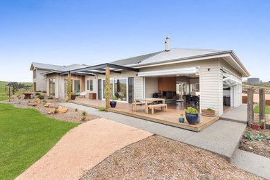 Photo of a country home design in Geelong.