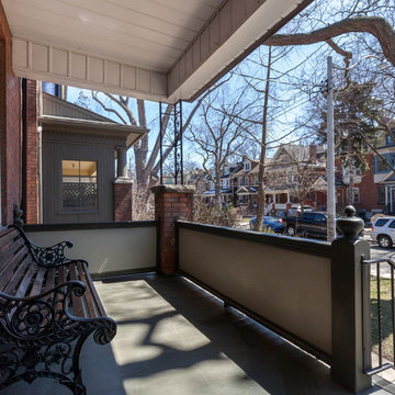 Large Semi-Detached Home in Ideal Location