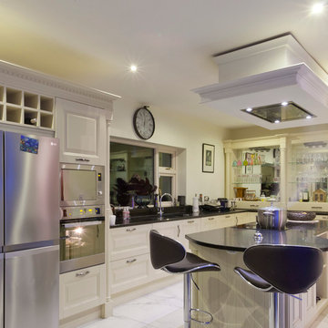 Raised panel Victorian framed kitchen