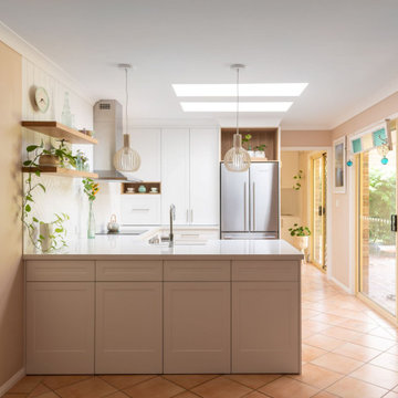 Traditional Light-Filled Arana Hills Kitchen