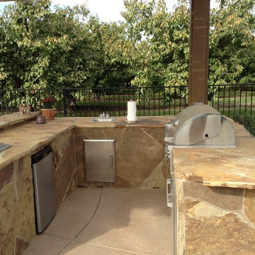 Lodi perimeter overflow pool