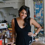 Divya Agarwal's photo