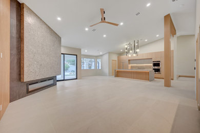 Minimalist living room photo in Las Vegas