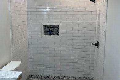 アトランタにあるおしゃれな浴室の写真