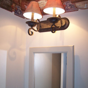 Cloverwood Ct - Country Bathroom
