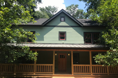 Example of a large arts and crafts home design design in Atlanta