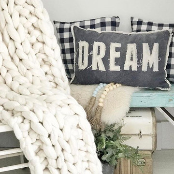 Chunky Knit Throw Blankets