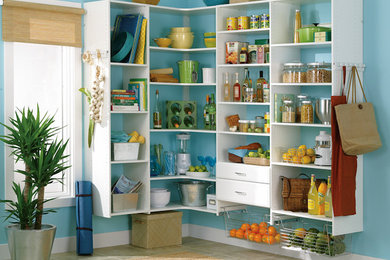 Kitchen photo in Grand Rapids